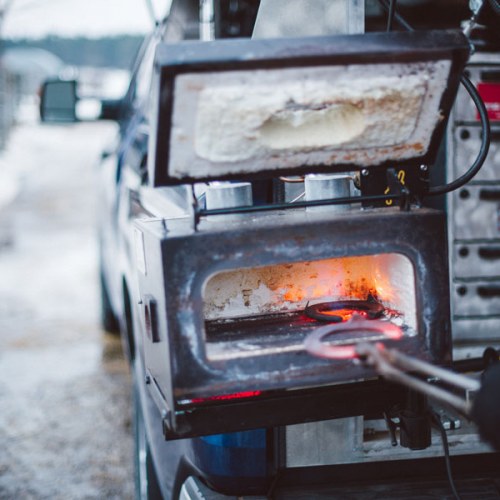 EM Farrier mobile shoe being fired